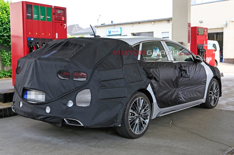 기아차 씨드 패스트백 시험주행차