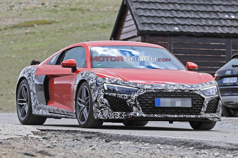 아우디 R8 시험주행차