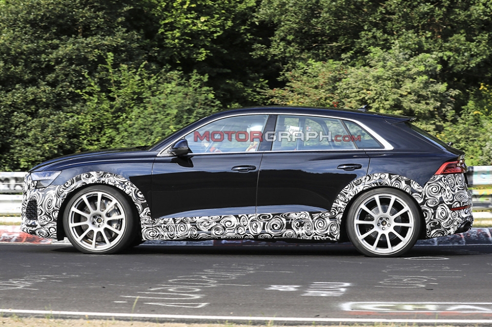 아우디 RS Q8 시험주행차