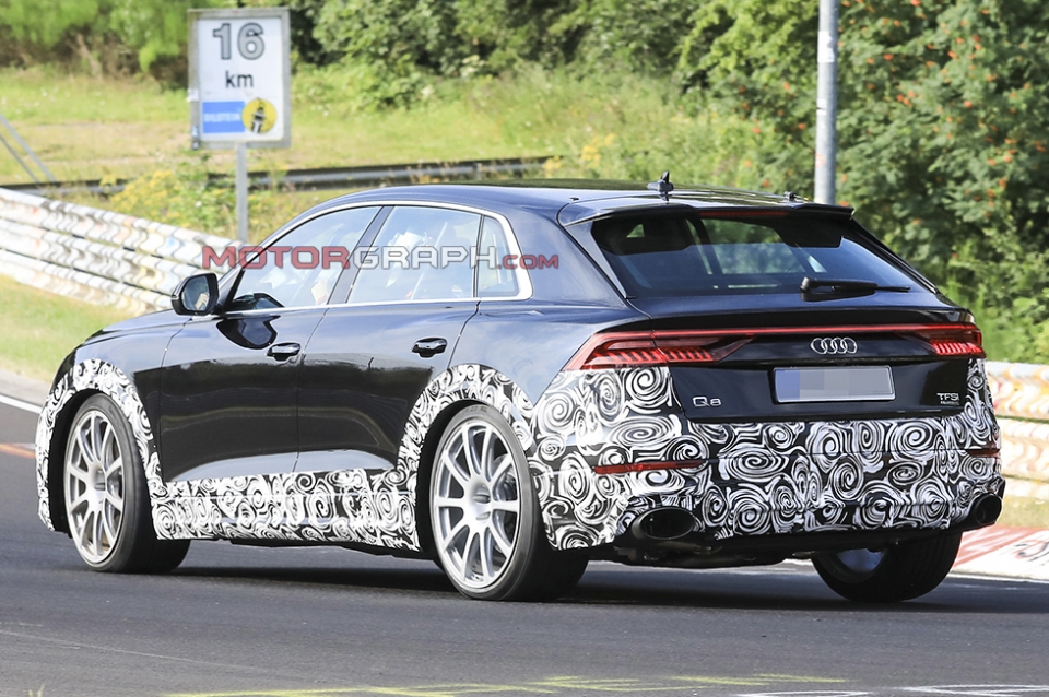 아우디 RS Q8 시험주행차