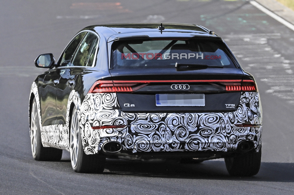 아우디 RS Q8 시험주행차