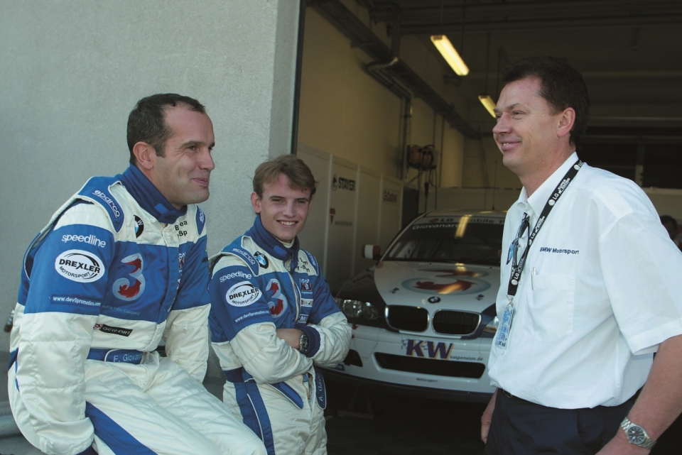 2003년 BMW 투어링카 기술 책임자 시절의 알베르트 비어만(오른쪽) / 사진=BMW