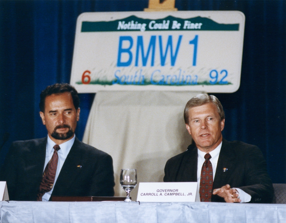 1992년 BMW에서 이사로 활동할 당시 베른트 피셰츠리더(사진 좌). 이듬해 CEO가 된다 / 사진=BMW