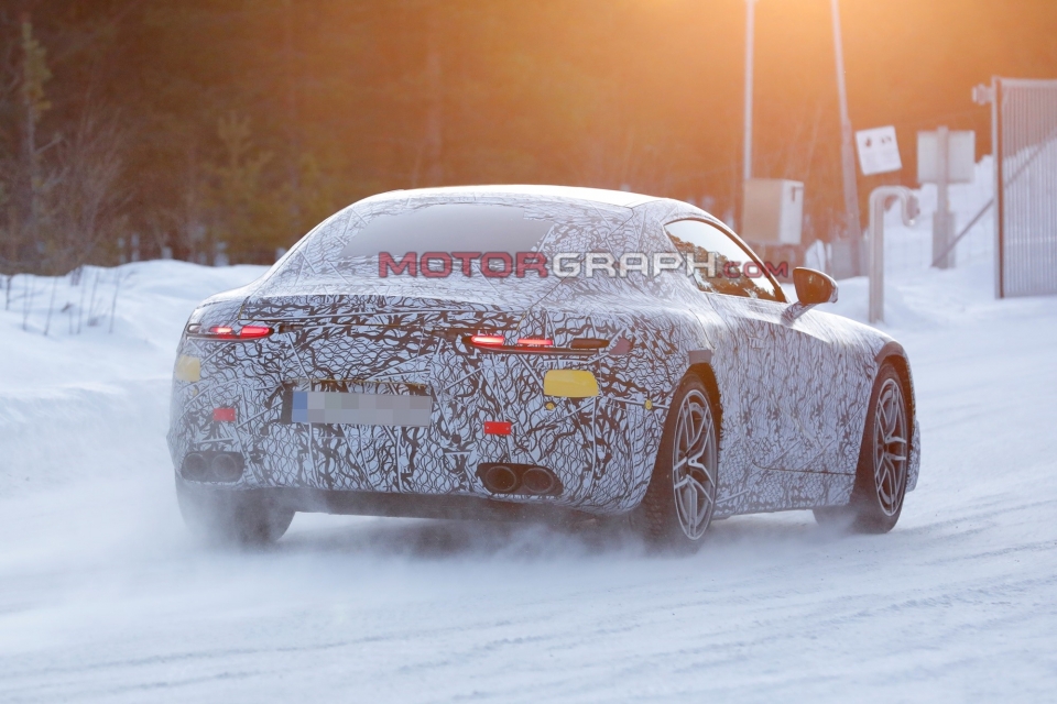 메르세데스-AMG GT 시험주행차량 (사진제공: S. Baldauf/SB-Medien)