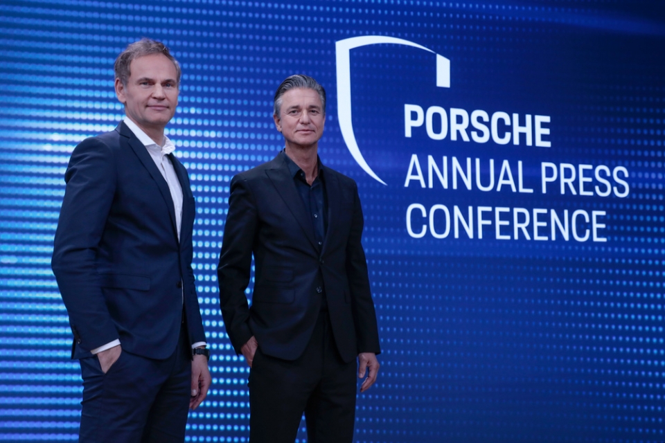 (왼쪽부터) 포르쉐 AG 올리버 블루메 회장, 루츠 메쉬케 부회장