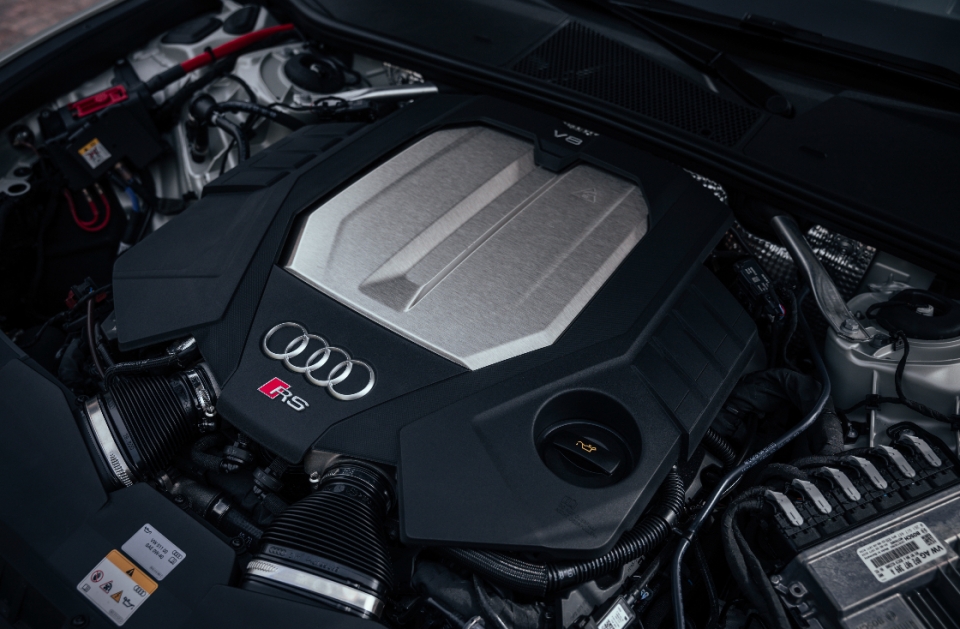 아우디 RS6·RS7 퍼포먼스에 탑재된 4.0 V8 TFSI 엔진