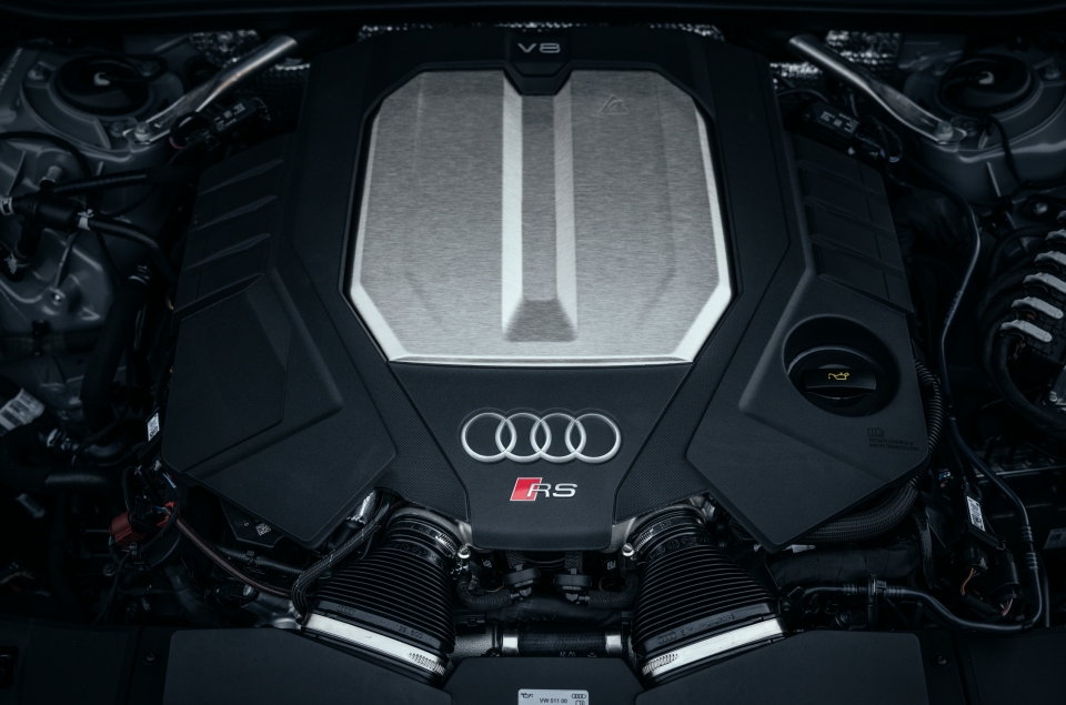 아우디 RS6·RS7 퍼포먼스에 탑재되는 4.0 V8 가솔린 터보 엔진