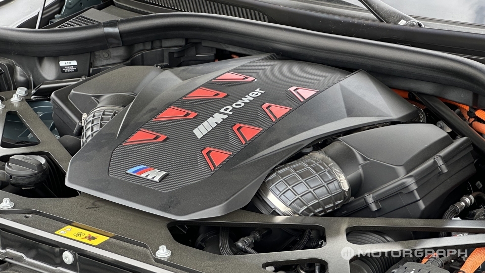 BMW XM에 장착된 V8 엔진