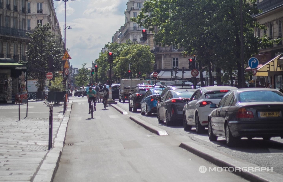 인도와 자전거 도로, 차도가 분리된 프랑스 파리 시내 모습(사진=독자 제공)