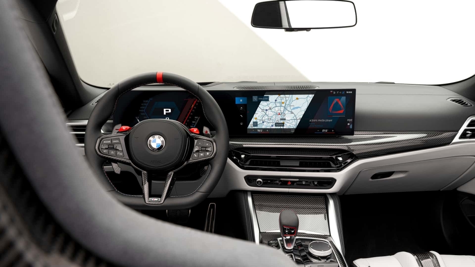 BMW M4 컴페티션 xDrive 컨버터블 실내